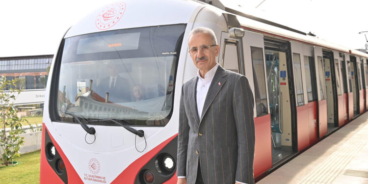 İstanbul'a yeni bir raylı sistem hattı kazandırıyoruz