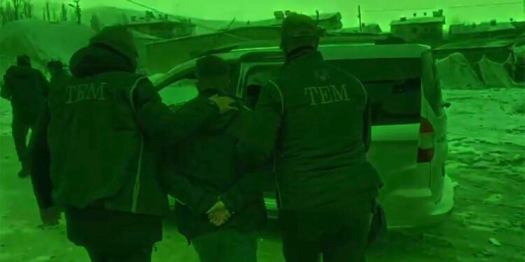 Çember-14 operasyonlarında 2 bin 614 firari yakalandı