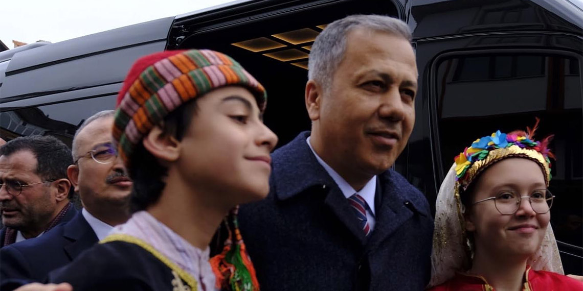 Bakan Yerlikaya, AK Parti adayları için oy istedi