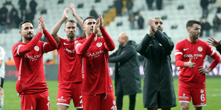 Kısıtlı bir kadroyla iyi mücadele ediyoruz