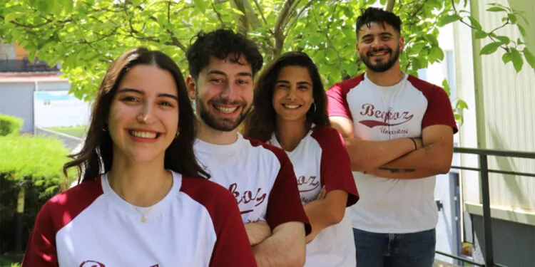 Beykoz üniversitesi'nin staj yapan öğrencileri iş teklifi aldı
