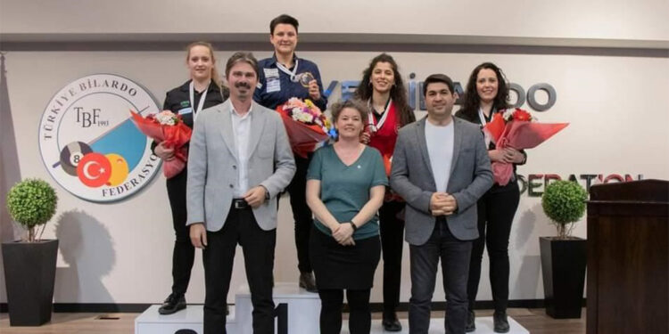 3 Bant Bilardo Kadınlar Avrupa Şampiyonası'nda 2 kez kürsüye çıktık