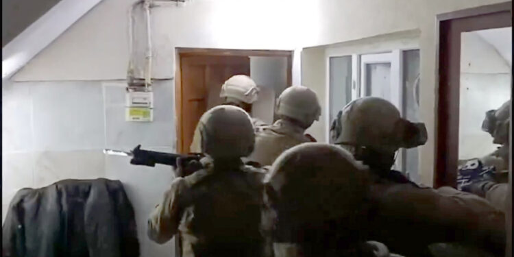 Bozdoğan-7 operasyonlarında 51 şüpheli yakalandı