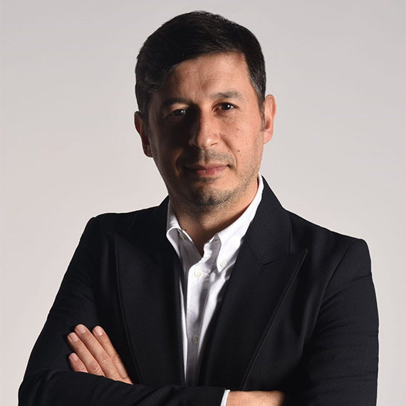 Villa Reyonu Kurucu Ortağı Mehmet Bozdoğan, ev sigortası dolandırıcılığının arttığını bungalov ve villa kiralayanların dikkat etmesi gerektiğini söyledi.