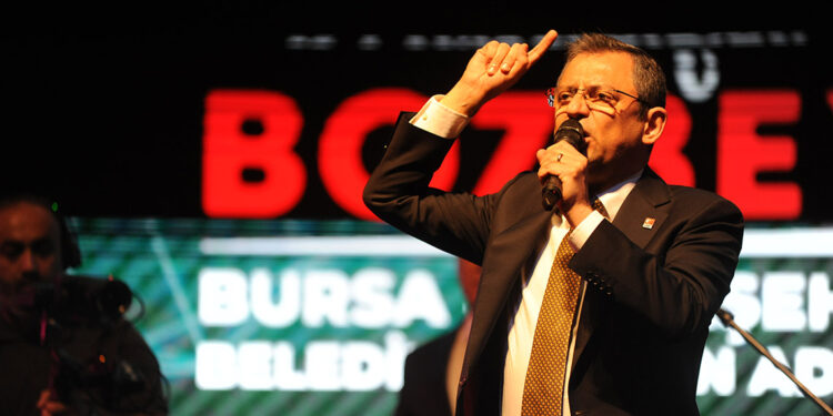 Bahçeli, Cumhuriyet düşmanlarına koltuk değneği oldu