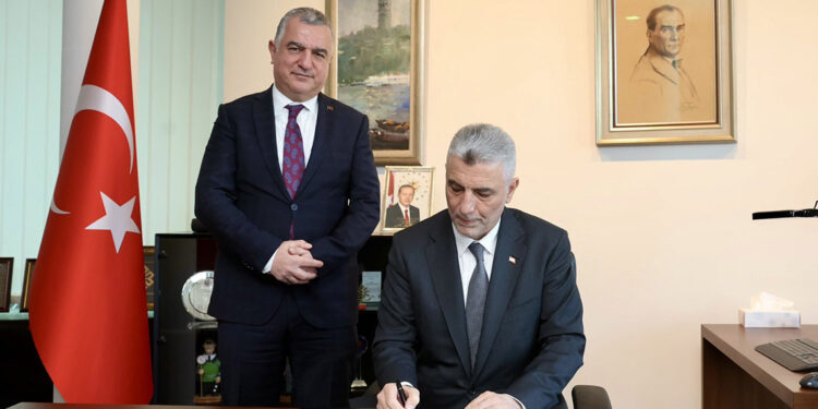 Bakan Bolat Almanya'da resmi temaslarını sürdürdü