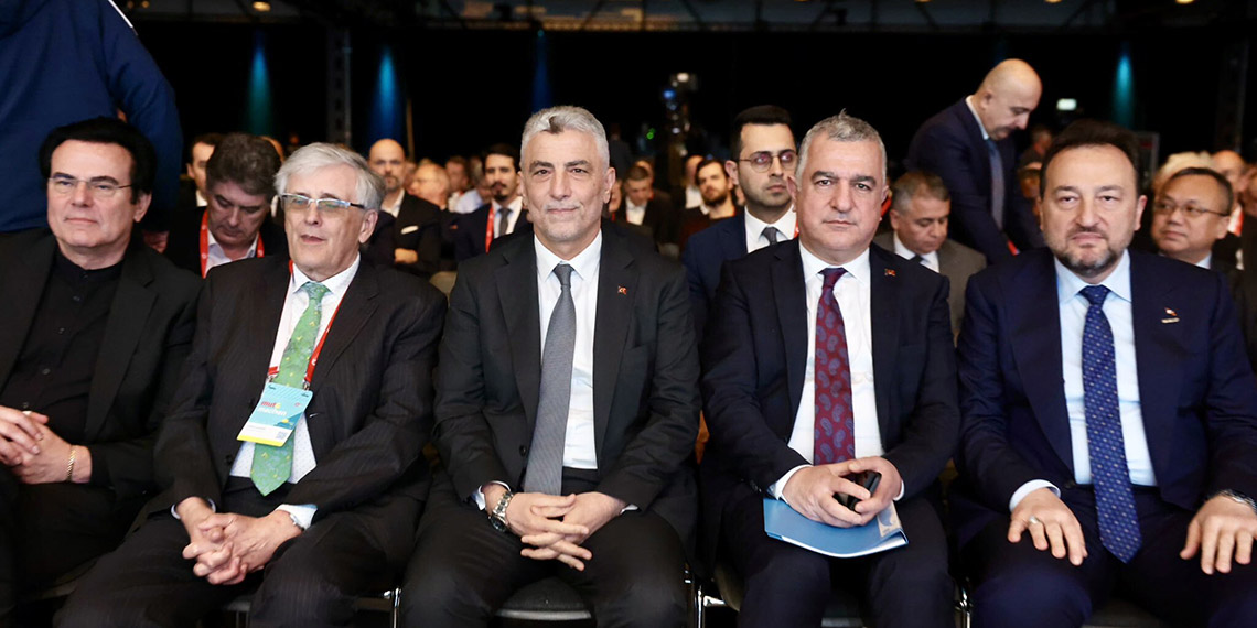 Bakan Bolat Almanya'da resmi temaslarını sürdürdü