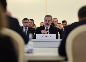 Bakan Fidan Bakü'de resmi temaslarda bulundu