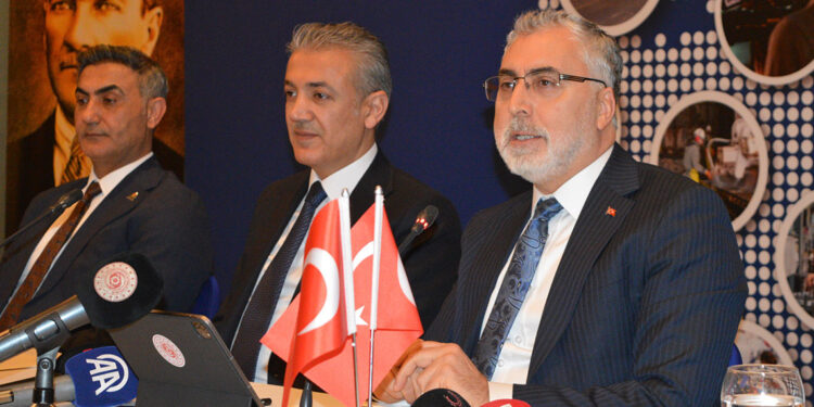 Bakan Işıkhan: İş kanunumuzu revize etme sürecindeyiz