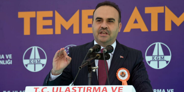 Bakan Kacır: Bizim kitabımızda rehavete kapılmak yok