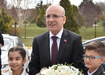 Bakan Şimşek Karaman'da 'İş Dünyası' toplantısına katıldı