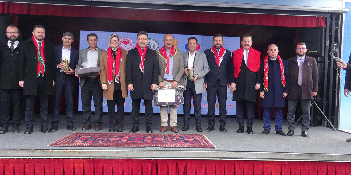 Bakan Yumaklı: Siyasette güvenli limandır AK Parti