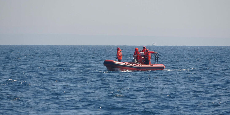 Batan bottaki göçmenleri arama çalışmalarına ara verildi