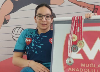 Bedensel engelli sporcu Elif Ülkü, zirvede
