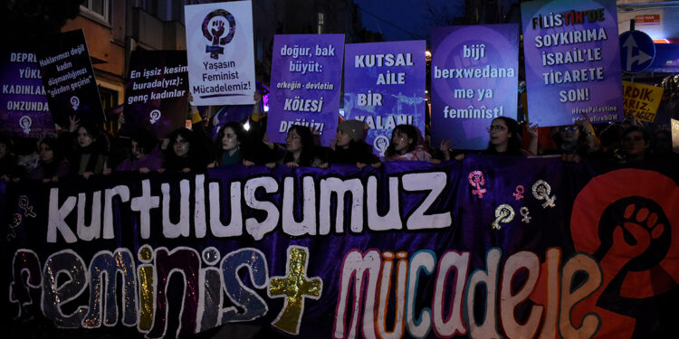 Beyoğlu'nda 22'nci Feminist Gece Yürüyüşü