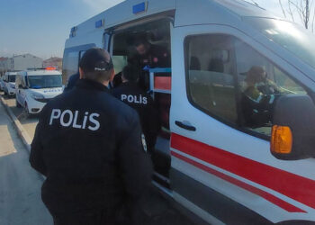 Boşanma aşamasındaki eşini tabancayla vurdu