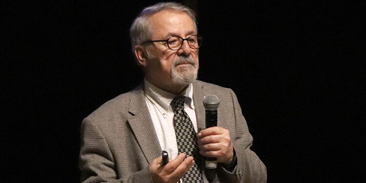 Bu deprem işini halletmemiz lazım, aksi halde tarihin çöplüğüne gideriz