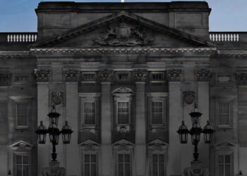 Buckingham Sarayı, Dünya Saati için 1 saat ışıklarını kapatacak