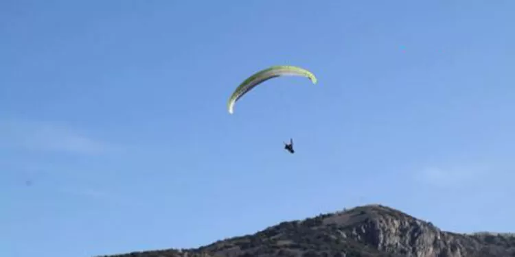 Burdur'da yamaç paraşütçüleri sezonu açtı