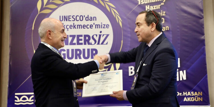 Büyükçekmece'ye 'Tsunamiye Hazır Kent Sertifikası'