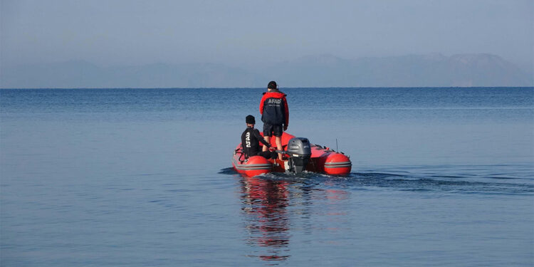 Batan bottaki kayıp göçmenleri arama çalışmaları sürüyor
