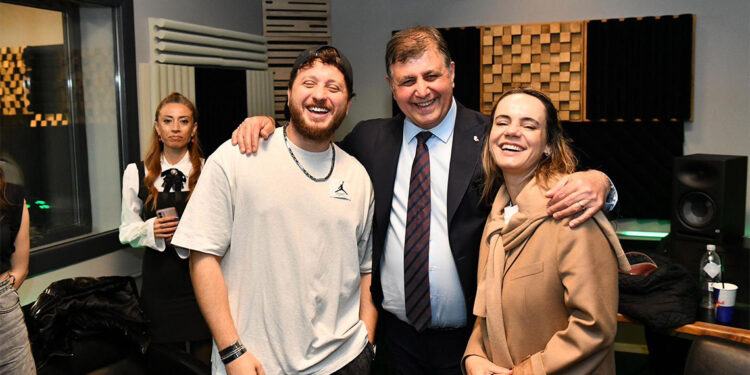 Cemil Tugay, Çatı Stüdyosu'nu hizmete aldı