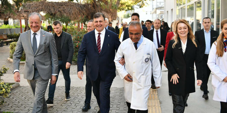 Sağlık çalışanlarının her türlü hak arayışı mücadelesinde yanlarında olacağım