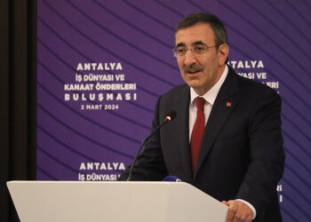 Ekonomimiz 1 trilyon dolar seviyesini geçti