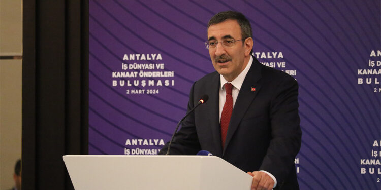 Ekonomimiz 1 trilyon dolar seviyesini geçti