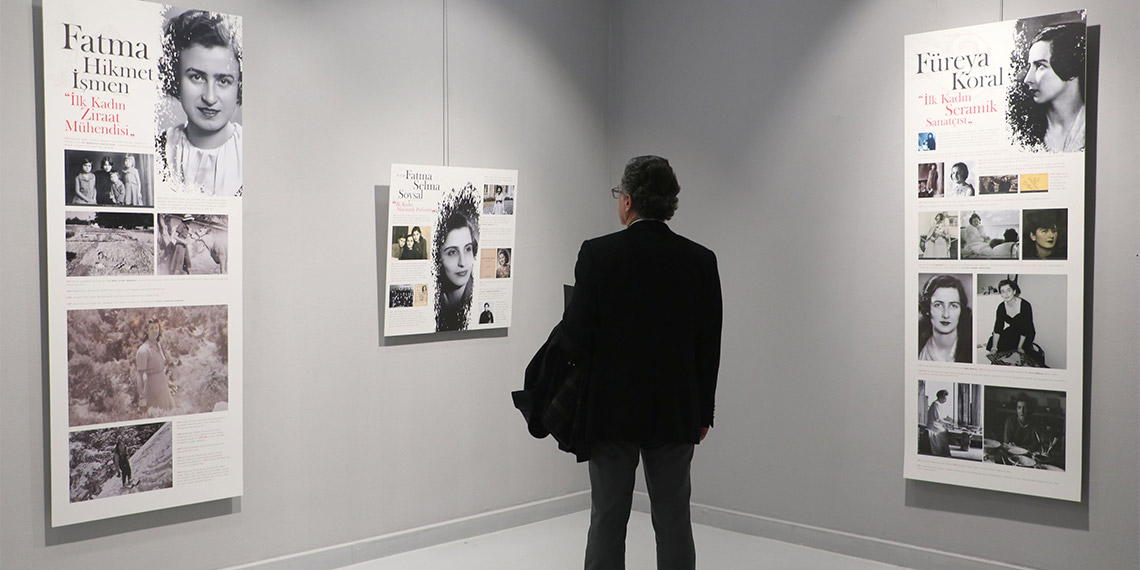 Cumhuriyet'in Öncü Kadınları sergisi sanatseverlerle buluştu
