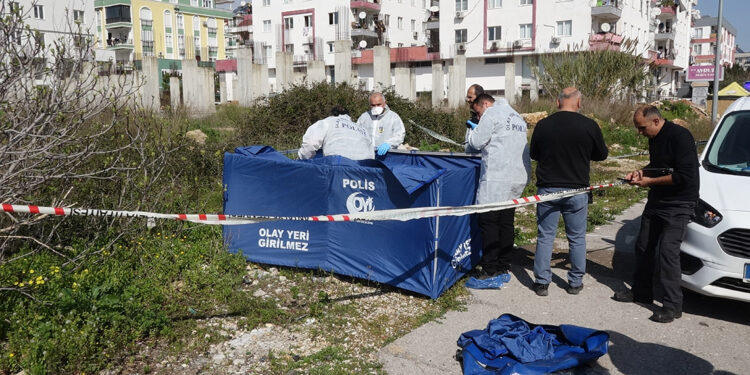 Çalılıkta cesedi bulunan kadının kimliği belirlendi