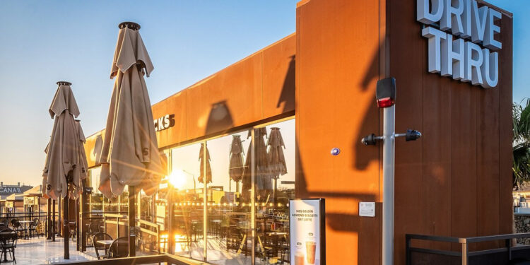 Çeşme Ilıca Drive Thru, 2023 yılının 'Yeşil Mağazası' seçildi