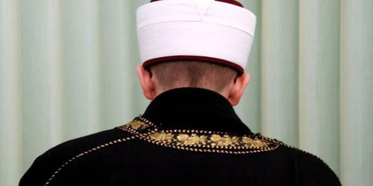 Cinsel istismarla suçlanan imam tutuklandı