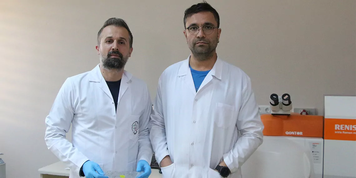 Adana çukurova üniversitesi ile danimarka roskilde üniversitesi'nde görevli akademisyenlerin incelemesi sonucu, damar yolu ile verilen serumda mikroplastik çıktı.