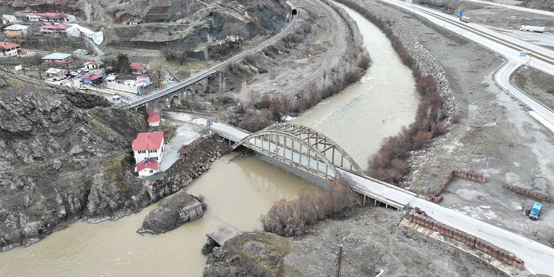 Mutu Köprüsü'nün yenisi yapılıyor