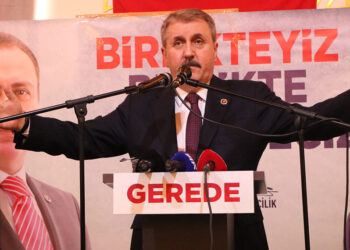 Mehmet Şimşek elini vicdanına koy emeklinin hakkını ver