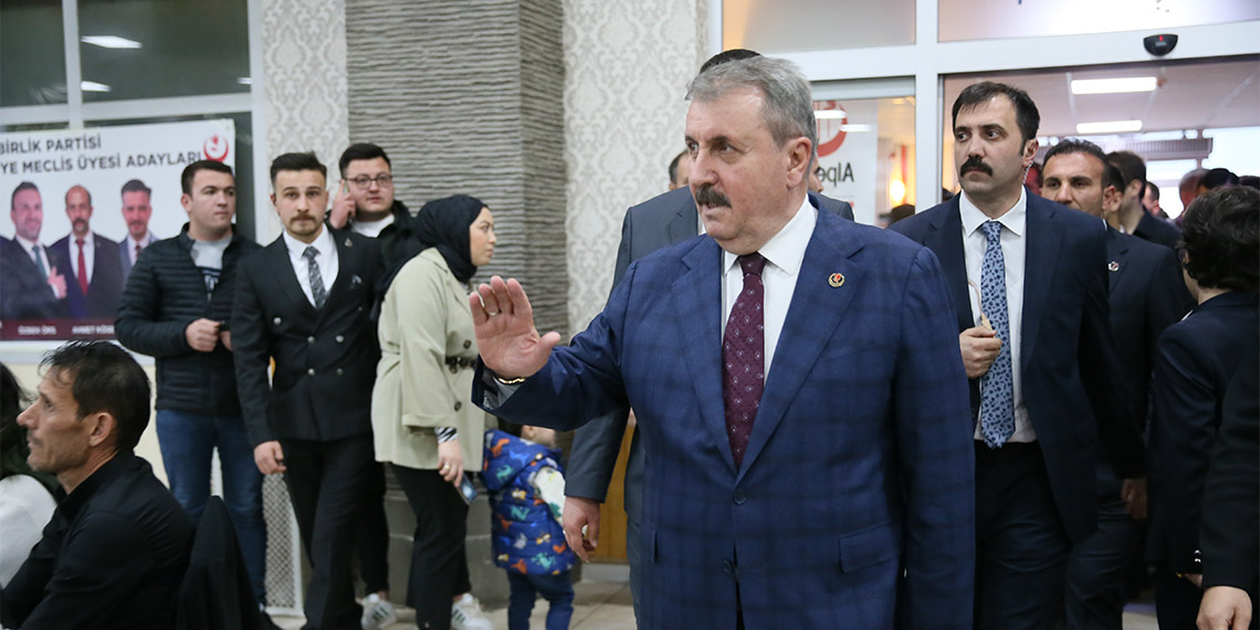 Büyük Birlik Partisi (BBP) Genel Başkanı Mustafa Destici, "Türk Devleti o teröristleri bulur ve ihanetlerinin bedelini er ya da geç bir gün ödetir" dedi.