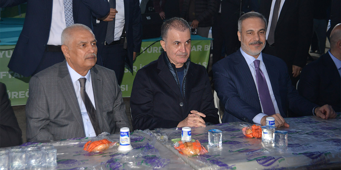 Dışişleri Bakanı Hakan Fidan, Birleşmiş Milletler Güvenlik Konseyi'nin (BMGK) Gazze Şeridi'nde acilen ateşkes sağlanması konusunda kabul ettiği karar tasarısı konusunda, "İsrail zalimliğiyle bir başına kaldı" dedi.