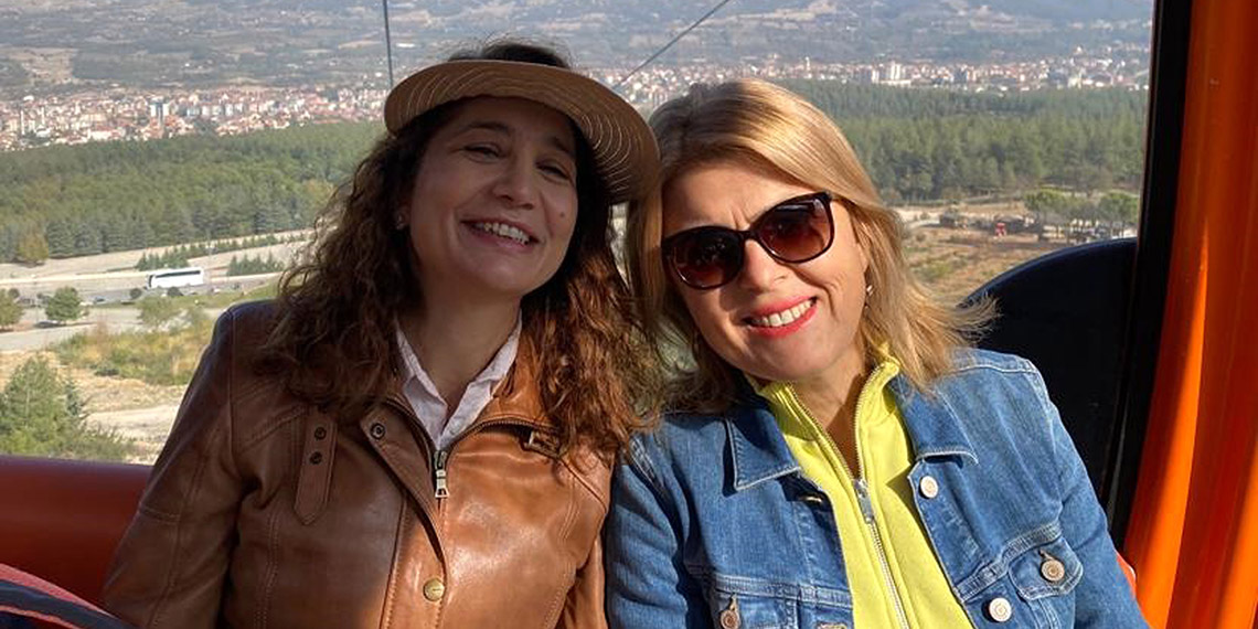 Depremde ölen arkadaşının adını, kütüphanede yaşatacak