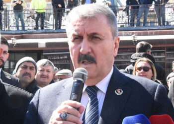 Destici: Birleştirici, bütünleştirici bir siyaset izliyoruz
