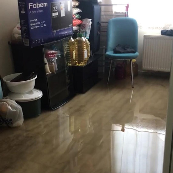 Diyarbakır'da yağmur; cami ve evleri su bastı