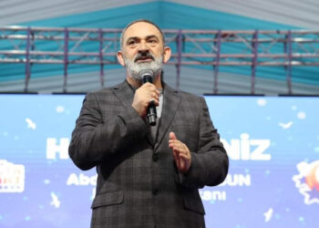 Dursun Ali Erzincanlı Sultangazi’de sahne aldı