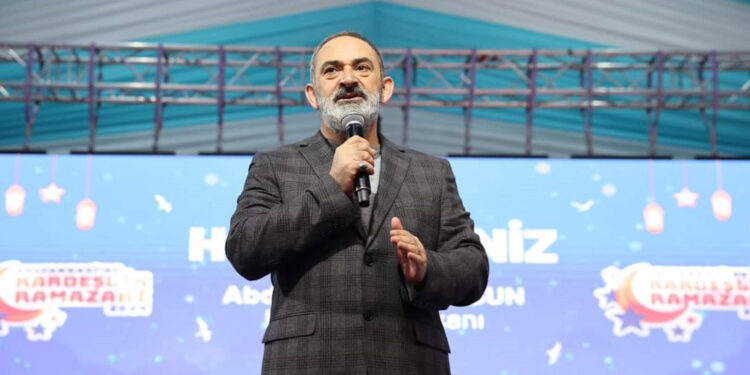 Dursun Ali Erzincanlı Sultangazi’de sahne aldı