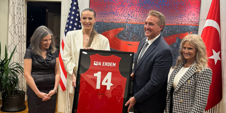 Eda Erdem, "Uluslararası Cesur Kadınlar Ödülü"ne aday gösterildi