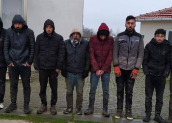 Edirne'de 8 kaçak göçmen ve 1 organizatör yakalandı