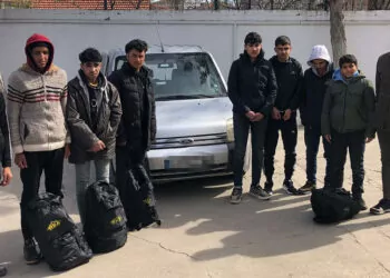 Edirne'de suriye uyruklu 8 kaçak göçmen ve 1 organizatör yakalandı