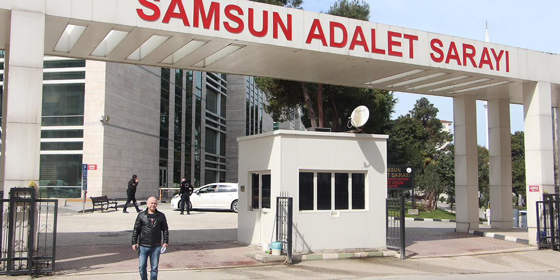 Samsun'da emekli astsubay Birol Çelebi (58), kendisini telefonla arayıp banka çalışanı olarak tanıtan kişi tarafından 67 bin lira dolandırıldı.