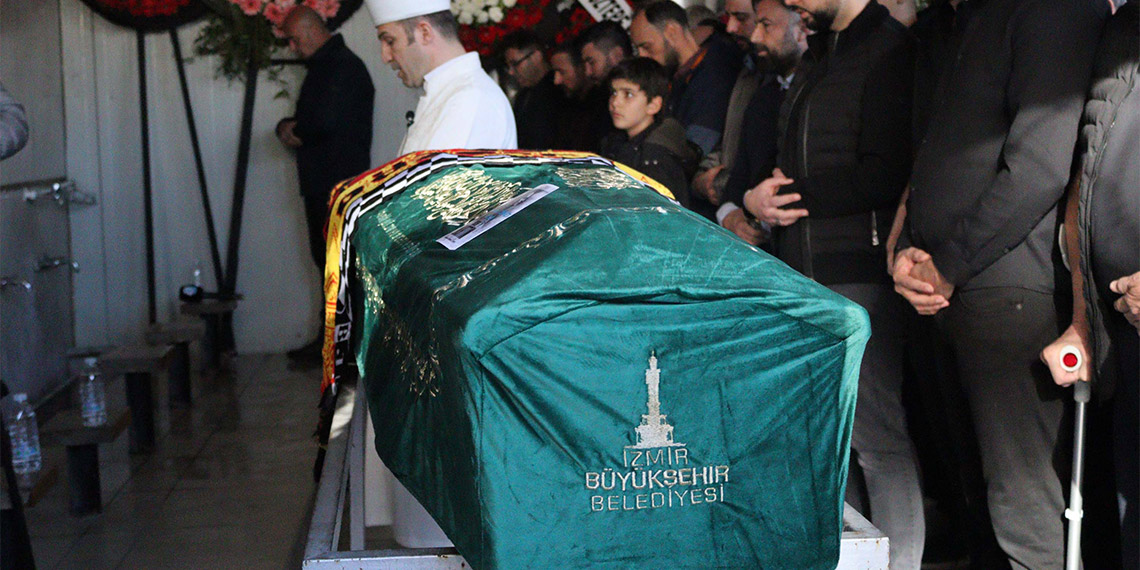 A Milli Futbol Takımı'nın eski oyuncularından Ersen Martin toprağa verildi. Cenaze törenine spor dünyasından birçok isim katılım gösterdi.