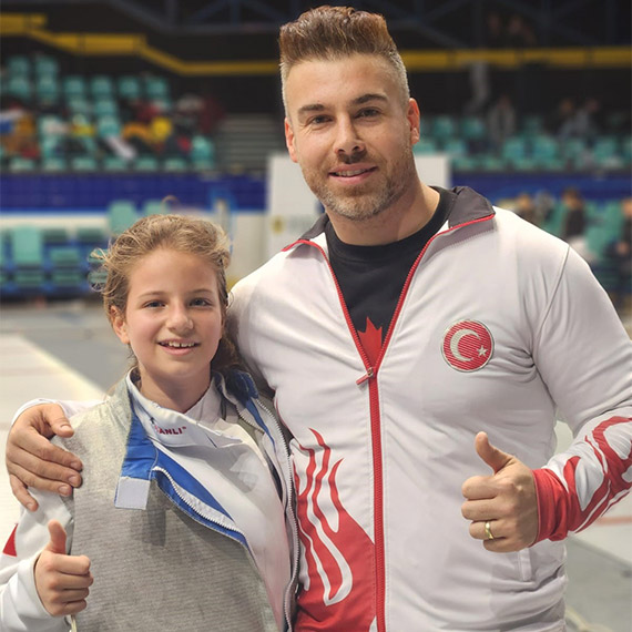 Eskrimci Derin Taşpınar Polonya'da şampiyon oldu