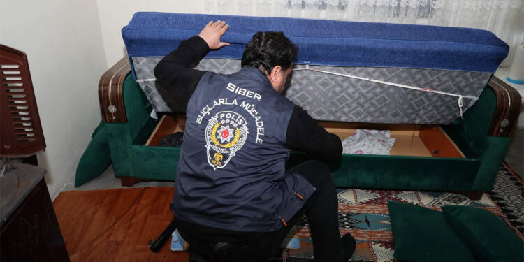 'Evde paketleme işi' dolandırıcılığı; 17 gözaltı